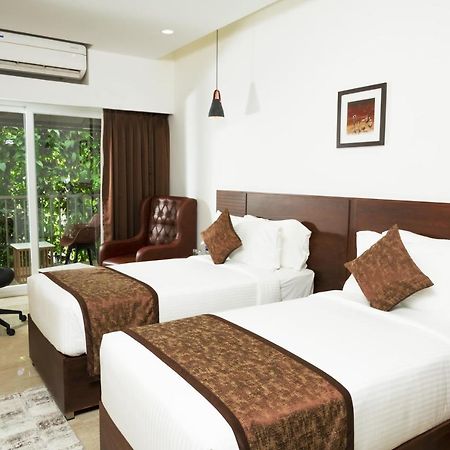 The Runway Hotel Kochi Exterior photo